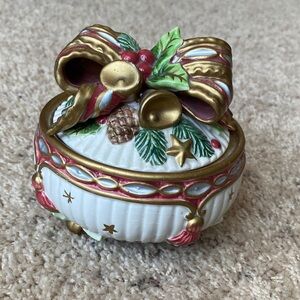 Fitz and Floyd Florentine Christmas dish